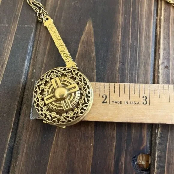 VTG Gold Tone Maltese Cross Medallion Double Byzantine Chain Locket Necklace - Picture 9 of 9